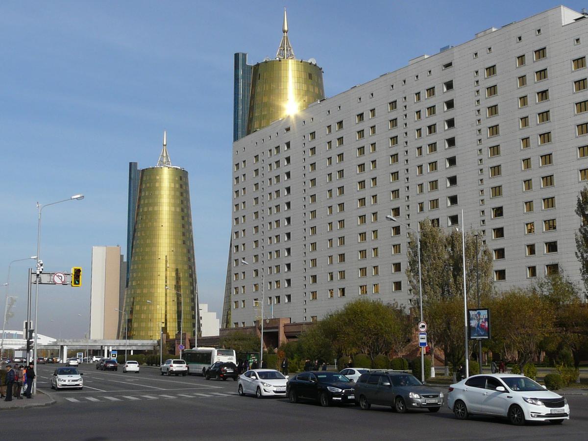 Hostel Infiniti Astana Exterior foto